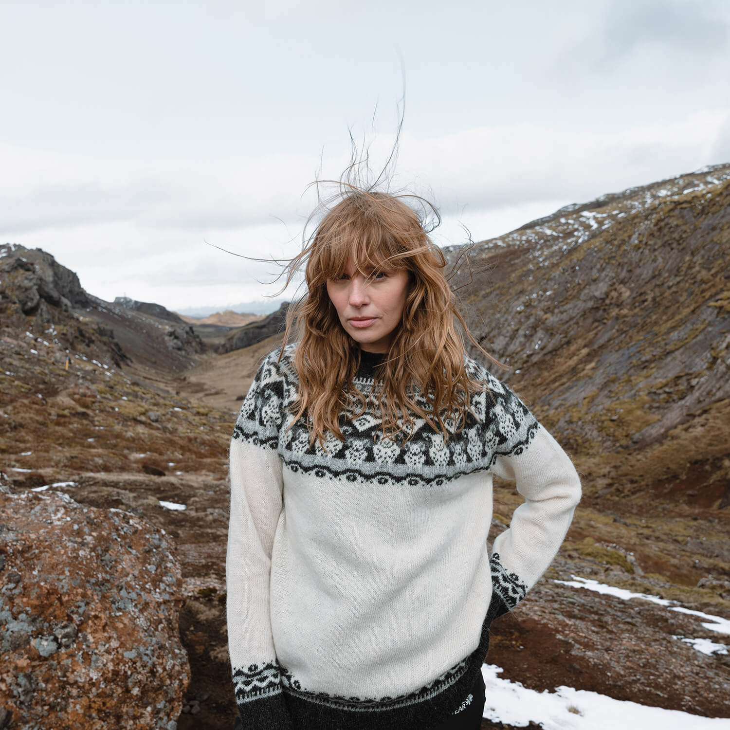 icelandic-woman-sheep-wool-sweater_125-lukka.jpeg